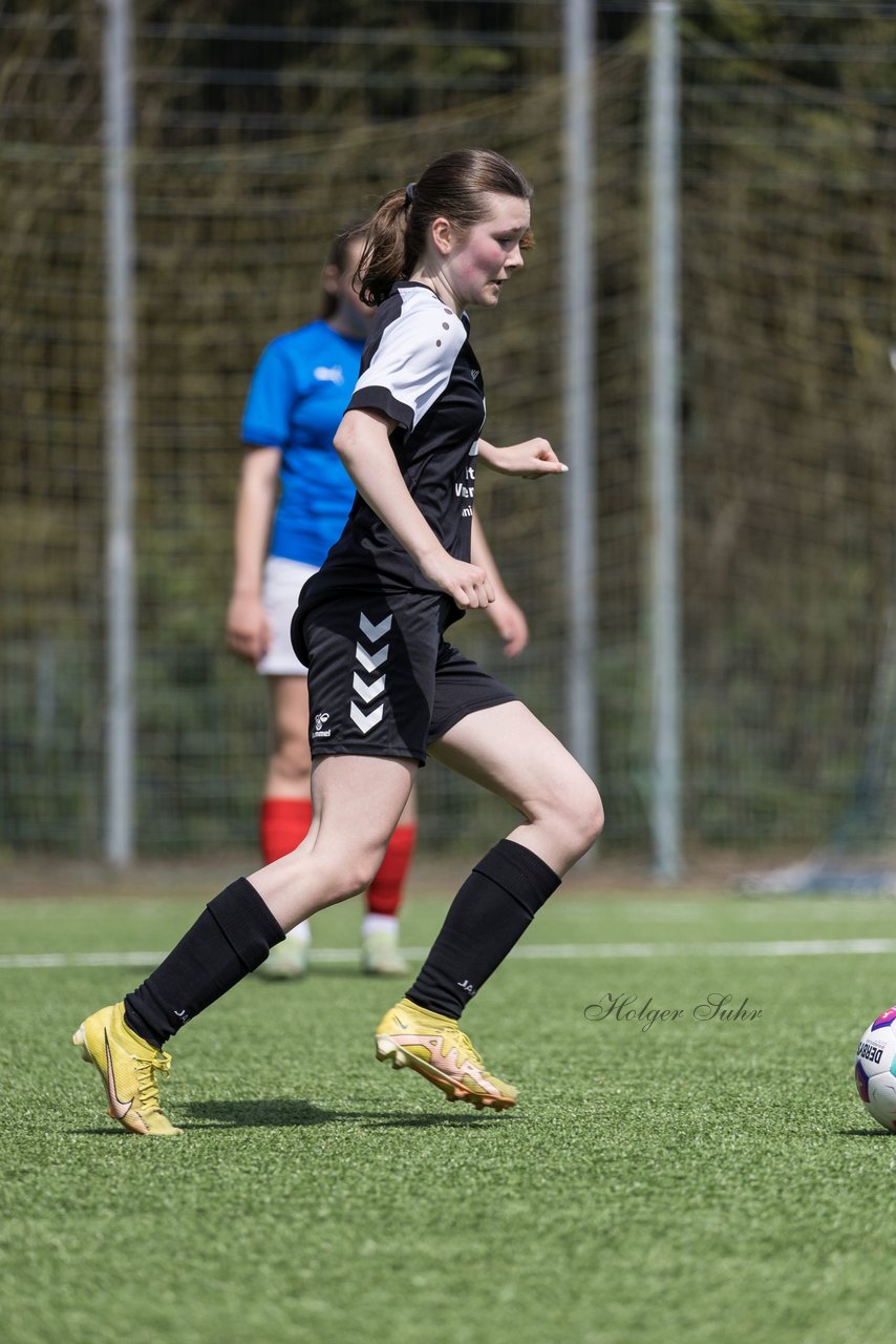 Bild 280 - wBJ SH-Pokalfinale  Holstein-Kiel - SV Viktoria : Ergebnis: 1:0